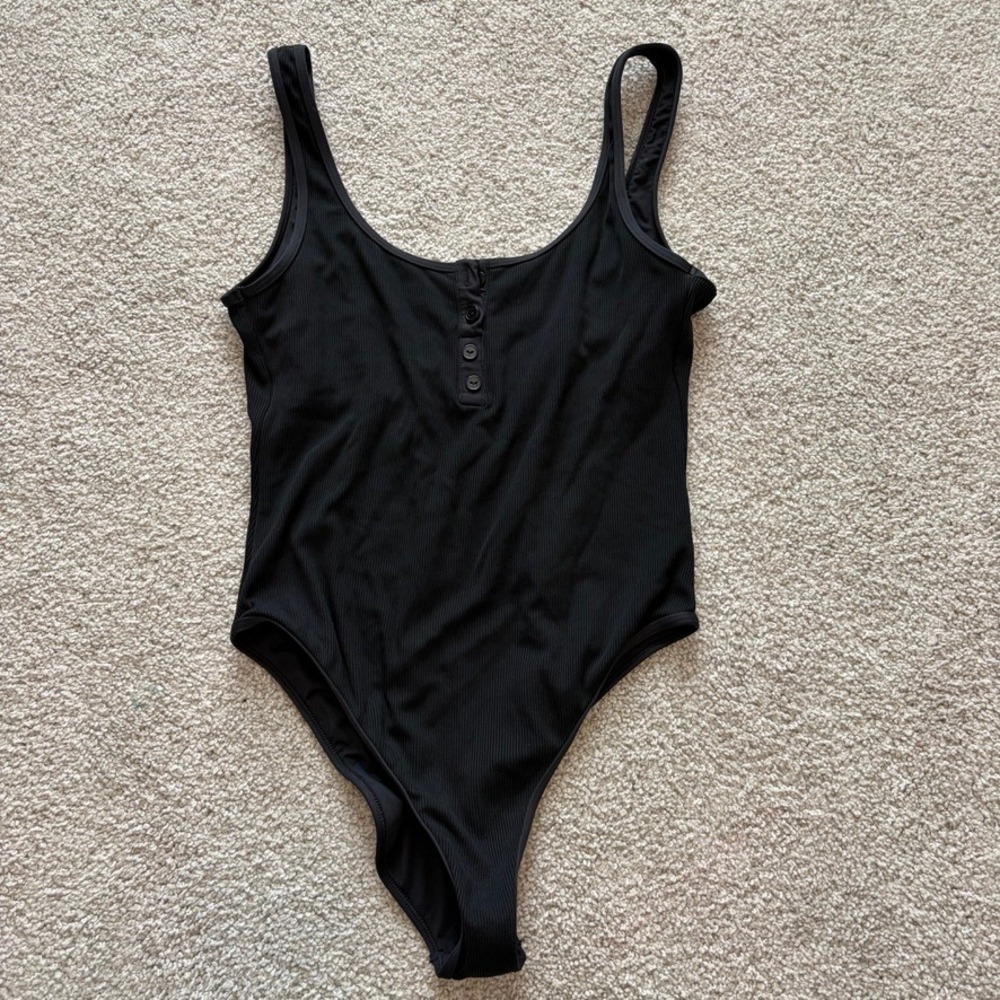 L Space Float On Swimsuit Womens 8 Black Ribbed Henley One Piece Minimalist